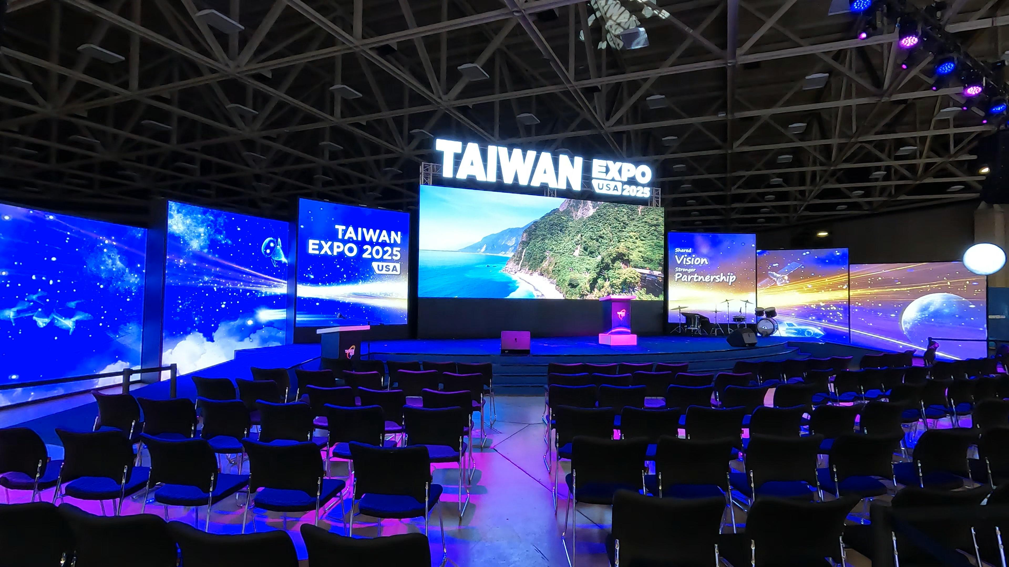 Taiwan Expo USA LED build